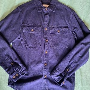 Goodfellow heavy flannel. Great condition. Slight discolor on tag.